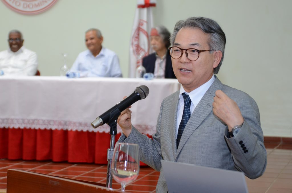El embajador de Japón en el país Hiroyuki Makiuchi
