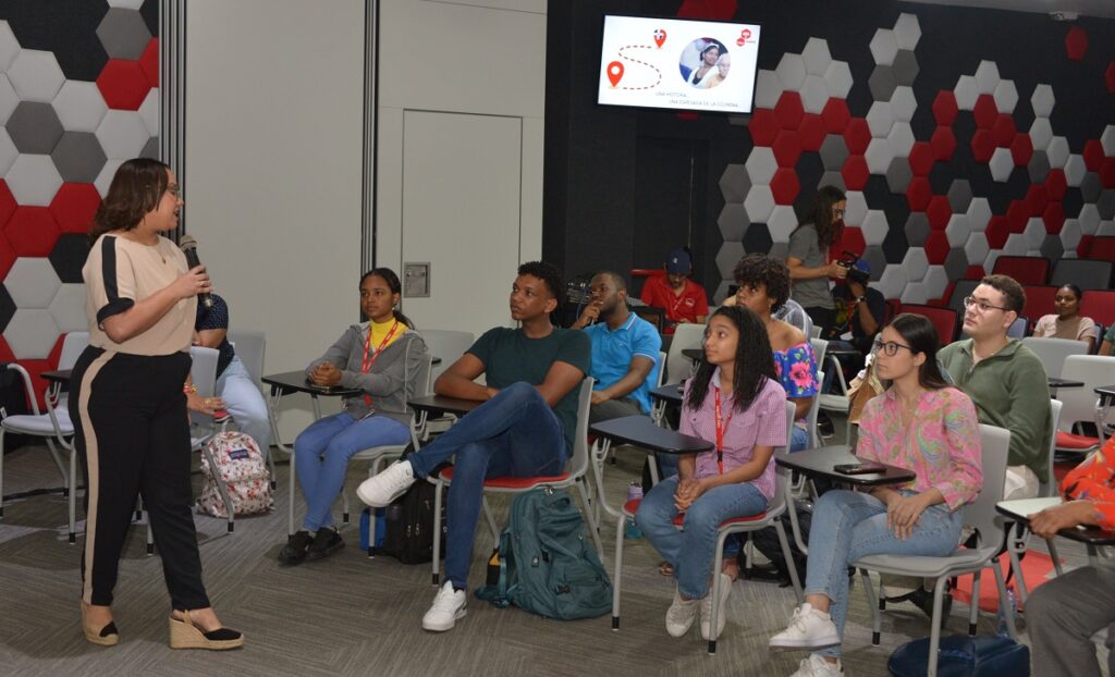 Navegando la adaptación universitaria: Encuentro con estudiantes del ...