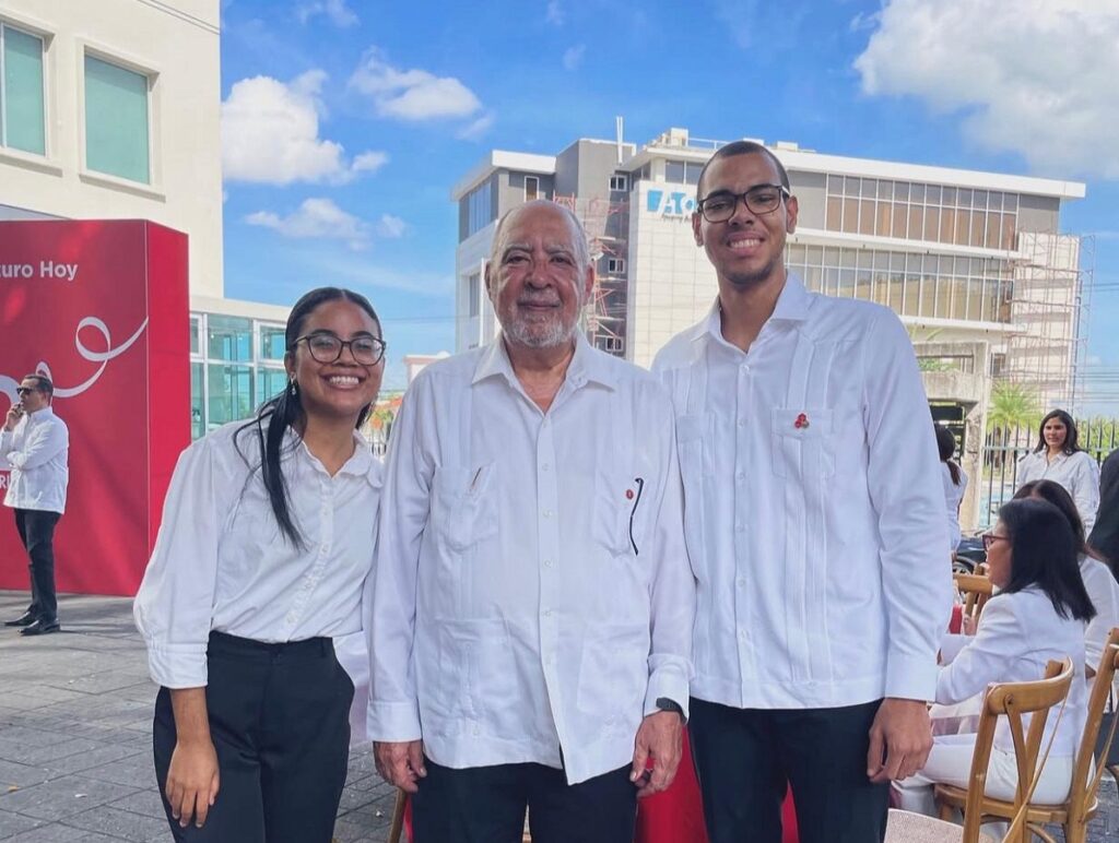un-adios-al-lider-de-la-colmena-1024x772 Instituto Tecnológico de Santo Domingo - PUCMM