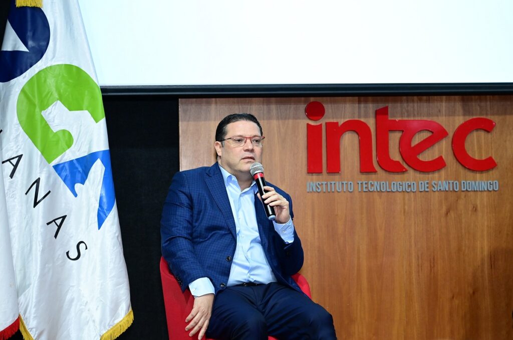 Director-de-Aduanas-comparte-de-cerca-sobre-su-gestion-en-conversatorio-del-Club-de-Ideas-Politicas-del-INTEC-1024x678 Instituto Tecnológico de Santo Domingo - INTEC