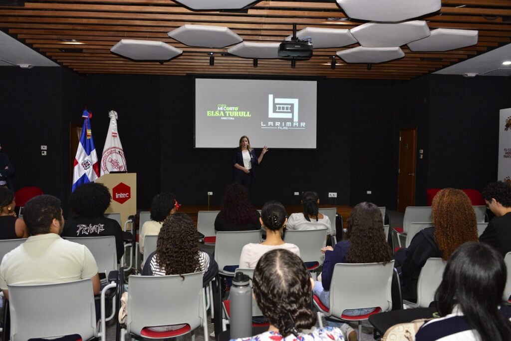 La-directora-de-cine-y-docente-del-INTEC-Elsa-Turul-dicto-uno-de-los-talleres-de-La-Filmena-1024x683 Instituto Tecnológico de Santo Domingo - ¿Ya tienes una idea de negocio? Postúlala en INTEC Emprende 2023