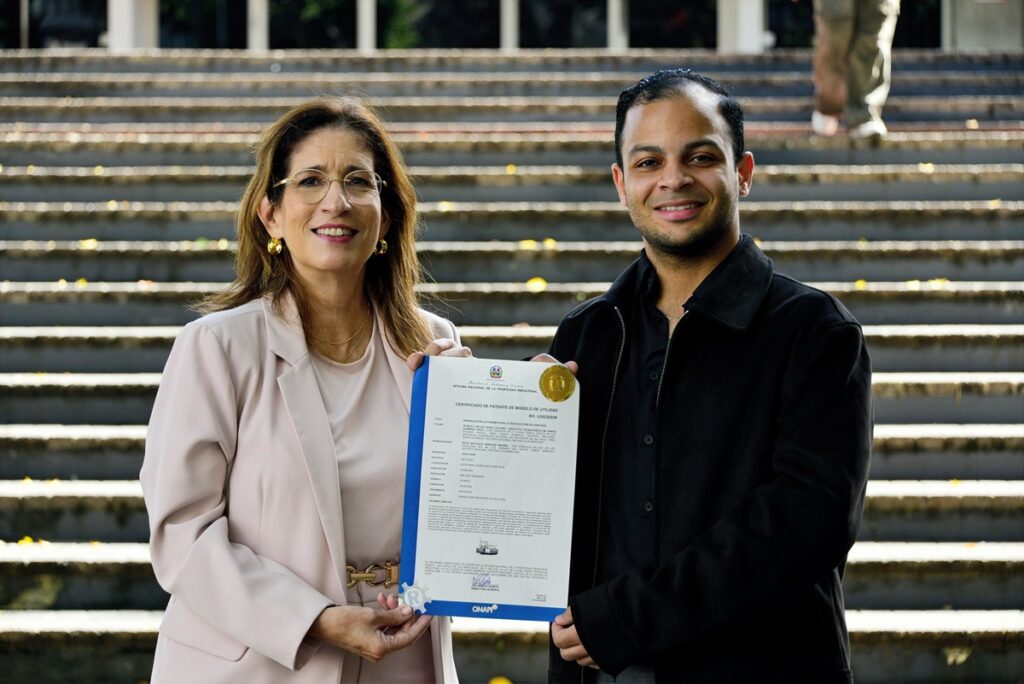 Otorgan-patente-de-Modelo-de-Utilidad-a-SargaZoom-1024x684 Instituto Tecnológico de Santo Domingo - Estudiantes