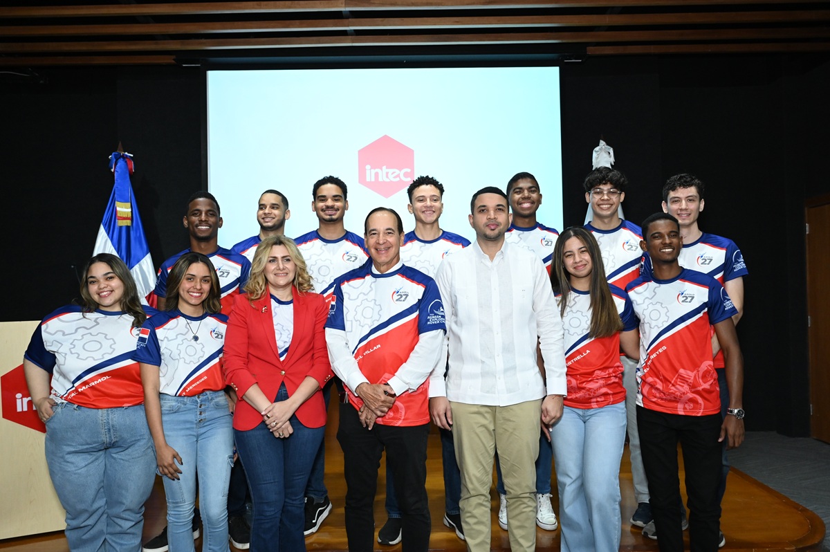 Equipo Apolo 27 de INTEC parte a Estados Unidos para representar a RD ante la NASA
