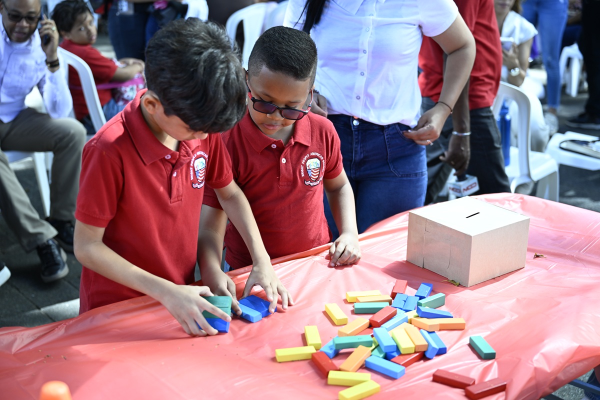 Más de 5,500 estudiantes participan en competencia Canguro Matemático