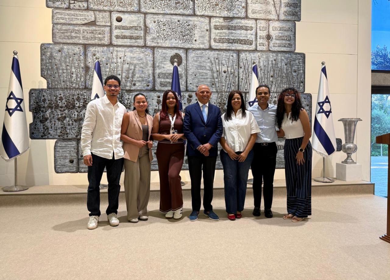 Equipo Apolo 27 de INTEC gana el premio Israel Innovation Network de ILAN